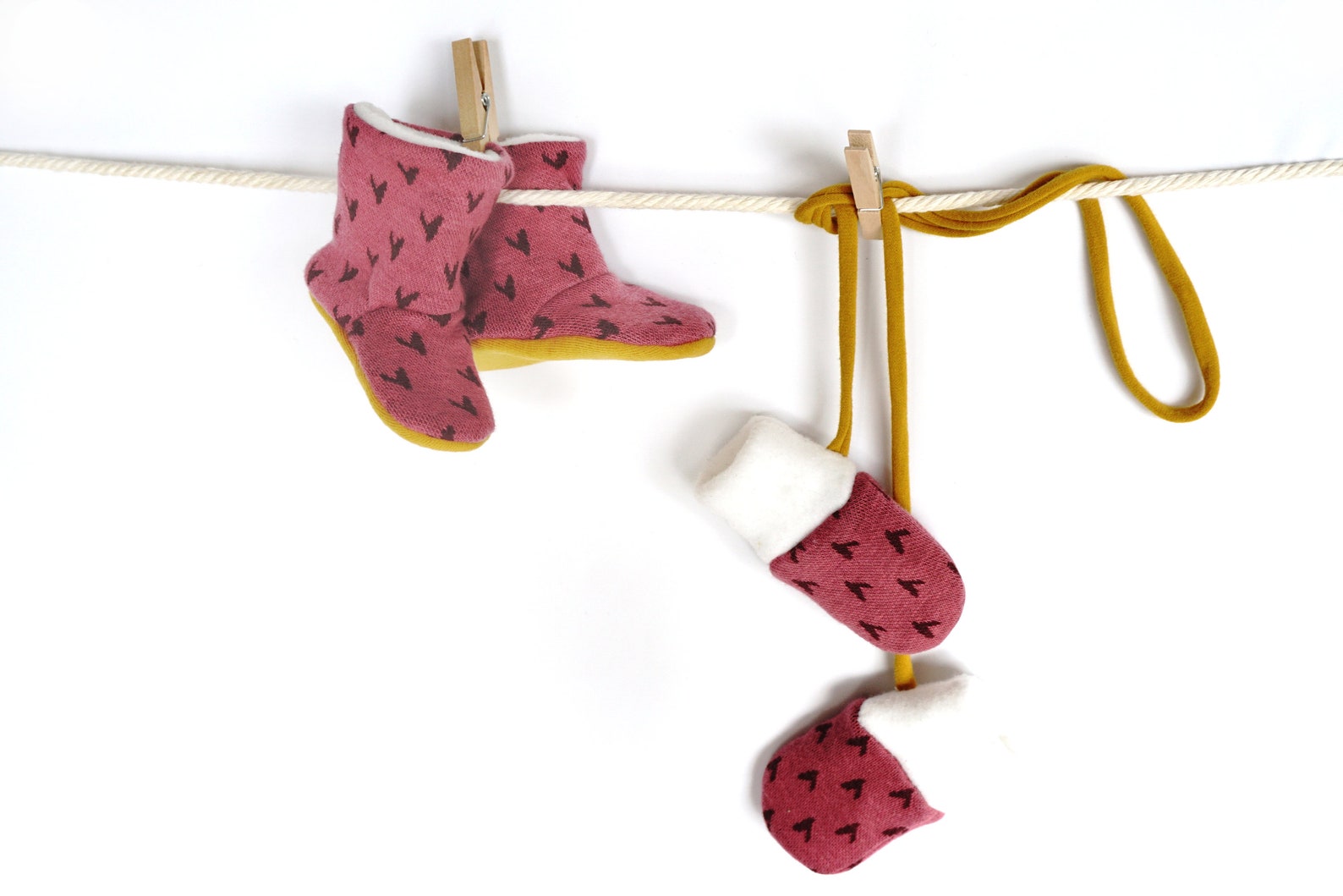 ballet shoe mittens bell hot /mitaine baby child / boy girl / organic cotton/small grizzly /shower birth gift