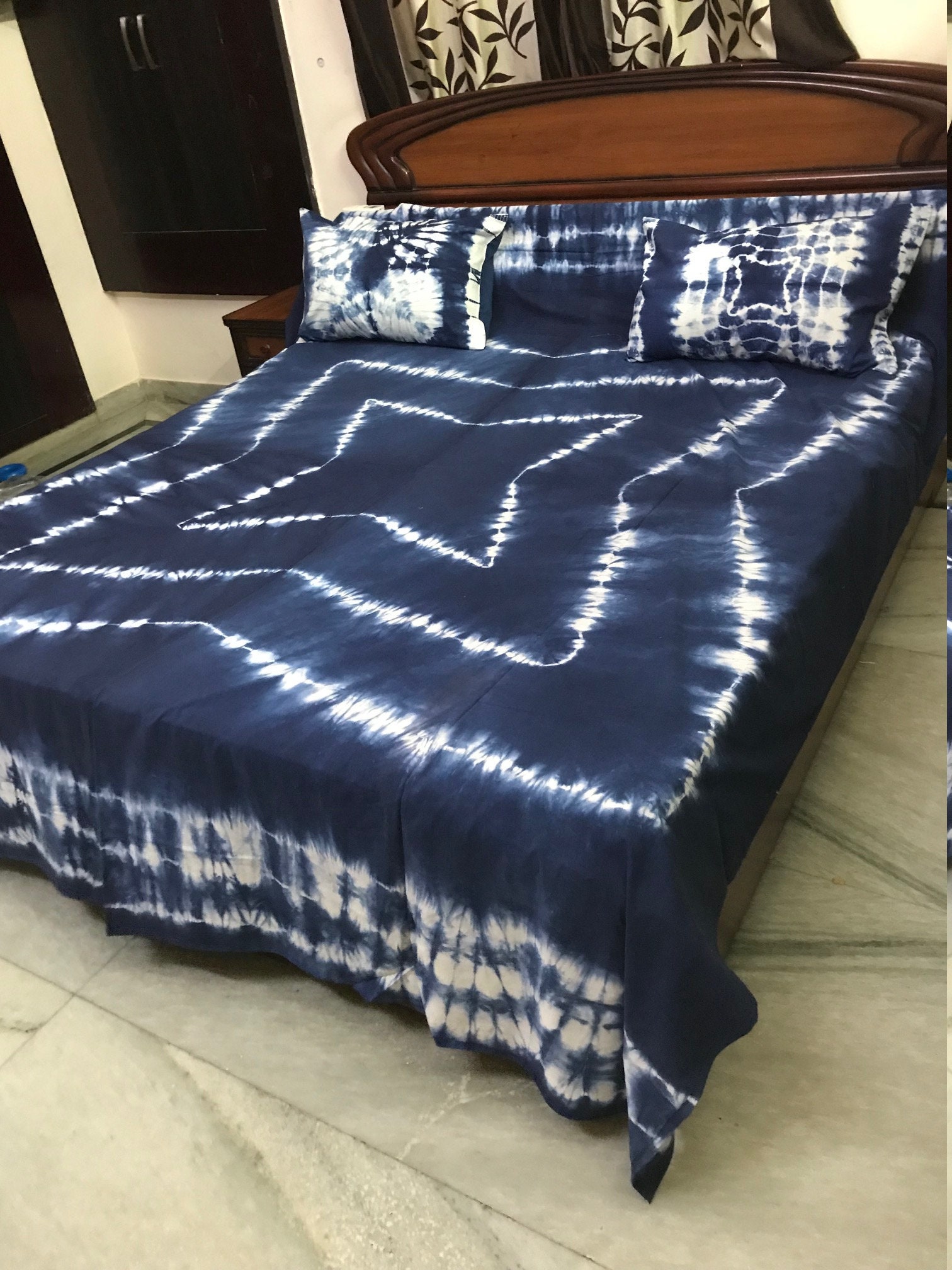 Hand dyed Indigo Tie dye bed sheet/ Bed spread with Pillow | Etsy
