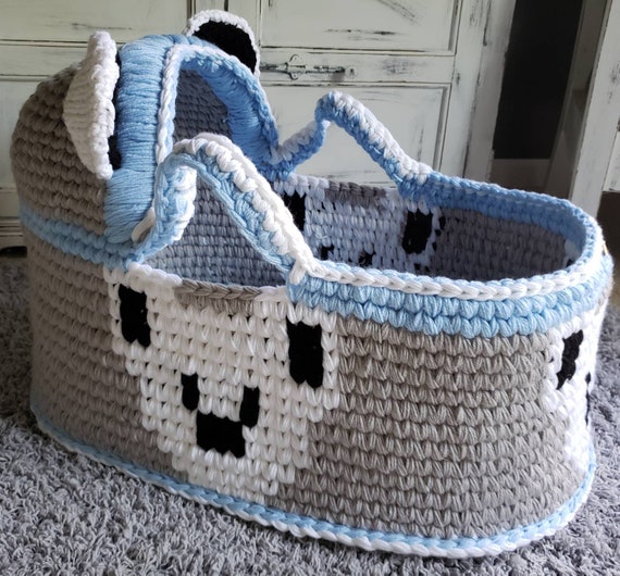 bassinet with removable moses basket