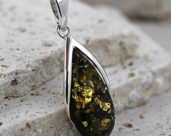 スタイリッシュなバルト海産琥珀のマルチカラーペンダント、天然琥珀
