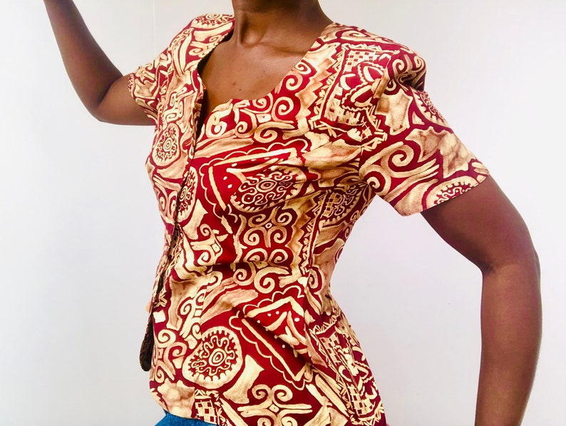 UK12 EU40 US10 Dark Red Burgundy Shirt Cute Button Up Short Sleeve Sweetheart Neckline Top 80s Maroon Cream Funky Abstract Print Blouse