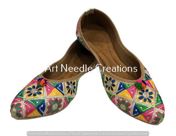 Schoenen damesschoenen Instappers Juttis en mojaris Punjabi jutti voor vrouwen Multicolor etnische handgemaakte schoenen platte mojari kralen Traditionele jooti