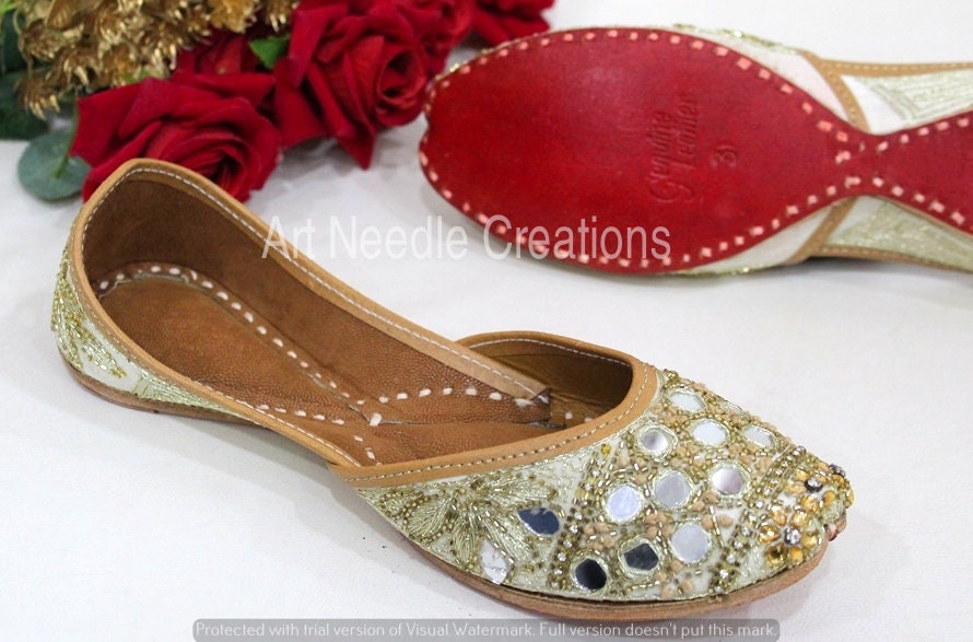 Zapatos Zapatos para mujer Zapatos sin cordones Juttis y mojaris Hilos pastel trabajo manual Punjabi Women Jutti 