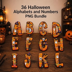 Może przedstawiać: Cyfrowy zestaw graficzny zatytułowany 36 Halloween Alphabets and Numbers PNG Bundle przedstawiający pomarańczowe litery od A do L ozdobione pajęczynami, czaszkami, duchami, dyniami, cukierkami i kolorowymi światełkami na drewnie.