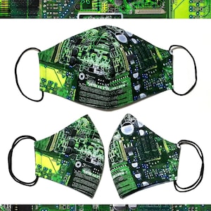 Puede incluir: Tres mascarillas de tela con un patr&oacute;n de placa de circuito verde y negro. Las mascarillas est&aacute;n hechas de tela y tienen lazos el&aacute;sticos para las orejas.