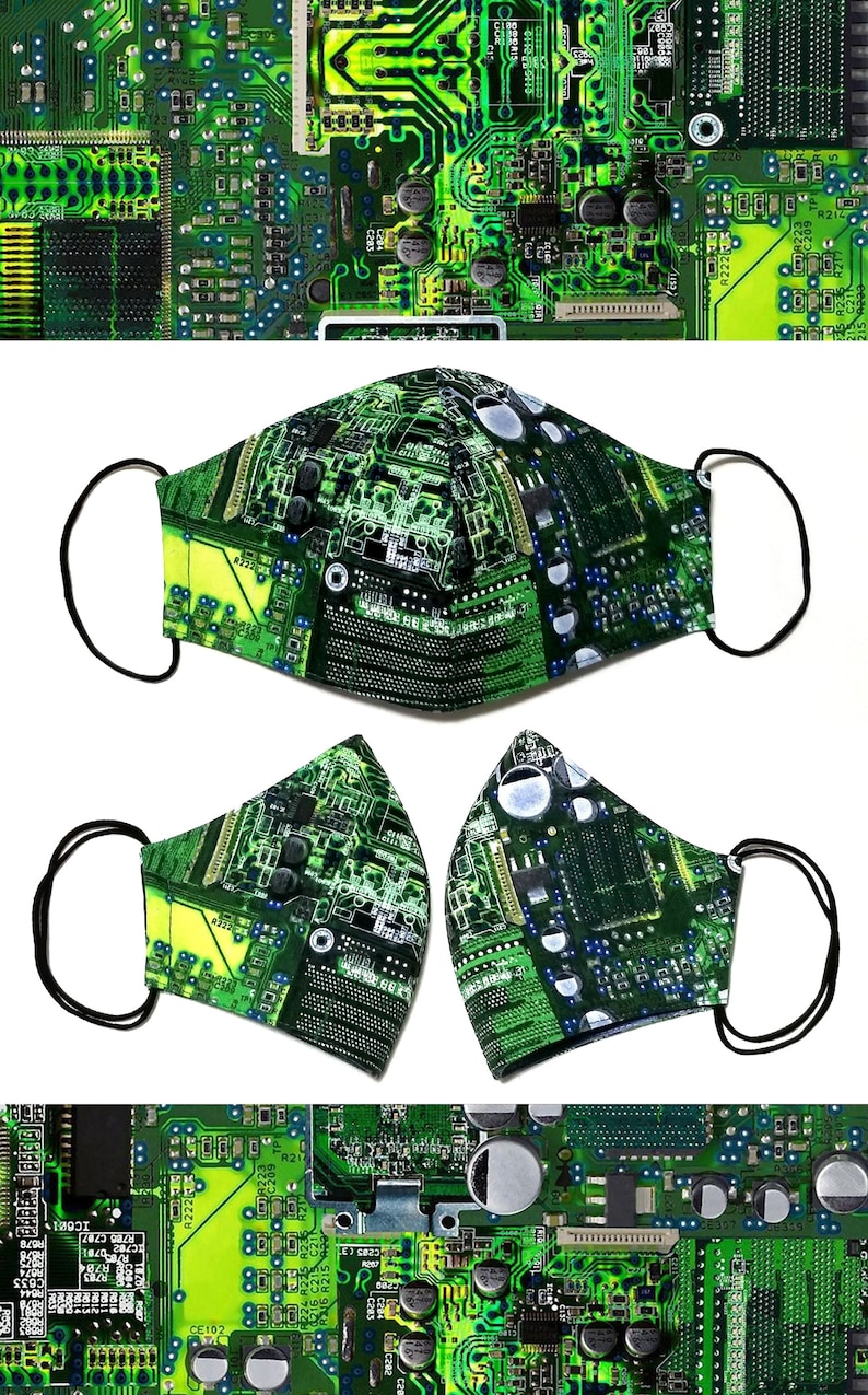Puede incluir: Tres mascarillas de tela con un patr&oacute;n de placa de circuito verde y negro. Las mascarillas est&aacute;n hechas de tela y tienen lazos el&aacute;sticos para las orejas.