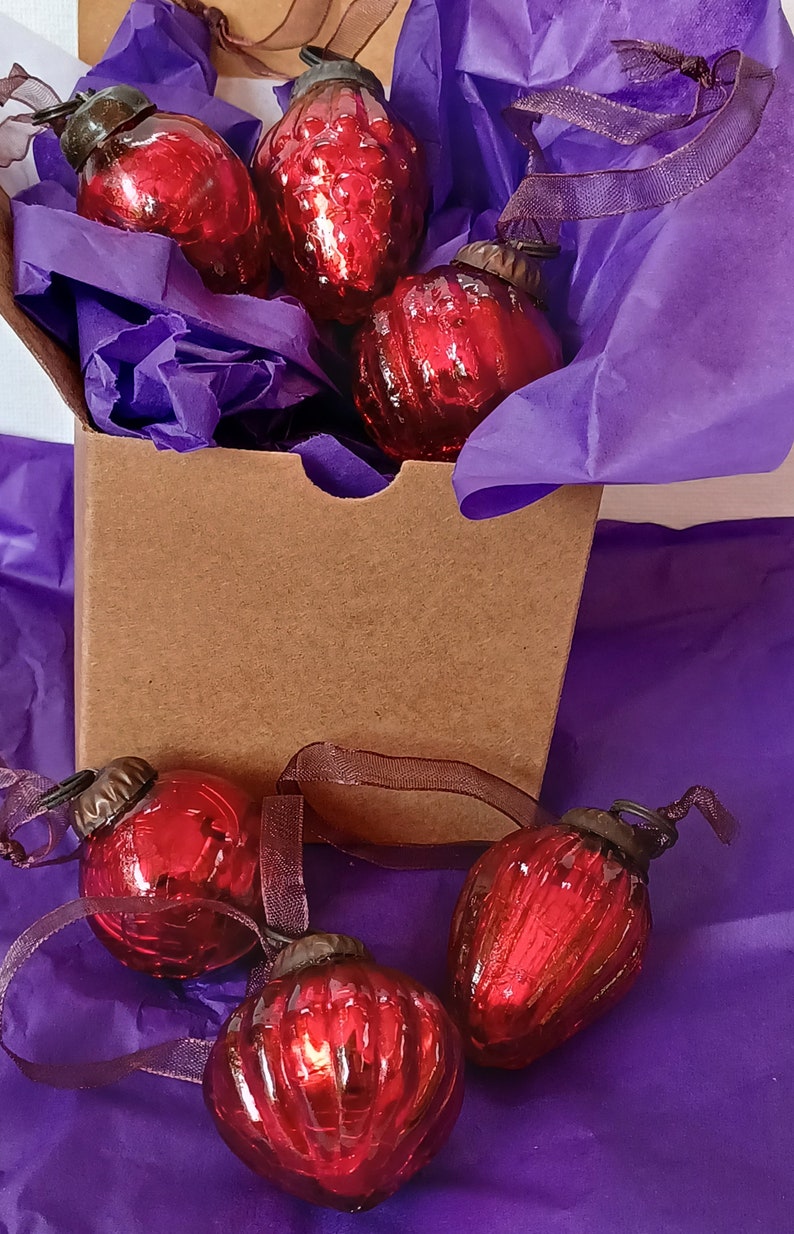 Handmade Small Mini Glass Christmas Tree Baubles in Green, Red, Gold