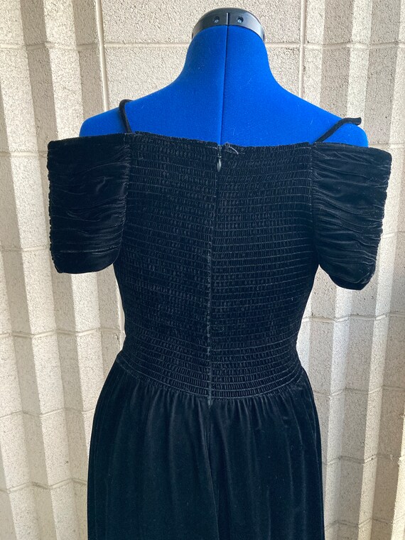 80's Velvet Sweetheart Dress by Moda International - image 4