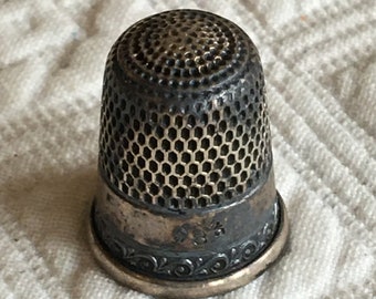 Vintage Sterling Silver 8 Thimble with Embossed Border of Scalloped and Straight Lines with Berries. Size 8 Sterling Thimble.