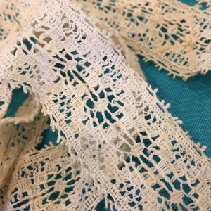 Vintage Double Edged Lace. 7 Pieces Equals 101&quot; X 1 1/4&quot;. Beautiful Dressmaking Lace. Or Use in Crafting.
