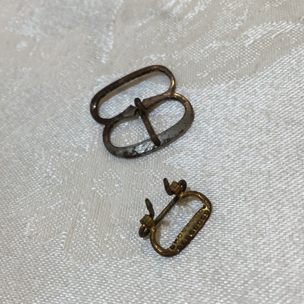 Vintage 1940s Small Doll Buckles. 1/2" belt and 5/8" belt. Old Buckles Need Polishing. Use in Crafts.