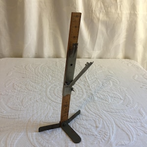 Vintage 1950s Pin-It Skirt Marker. Hem Marking Tool. De Luxe by Orco Products, Inc. Dayton, Ohio. Pin or Chalk Skirt Marker. Metal and Wood.