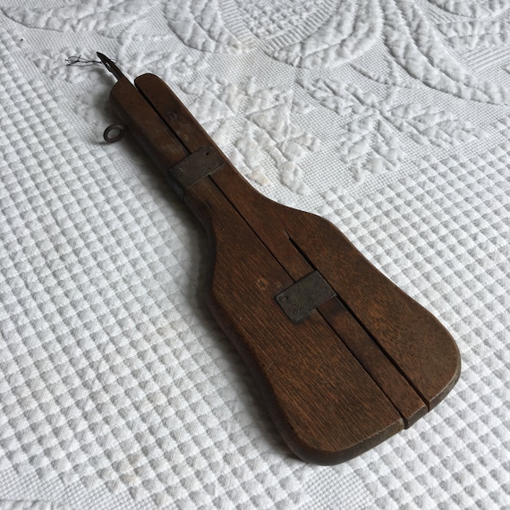 Vintage Wooden Shuttle for Rug Weaving. Sliding Needle Hook Punch