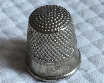 Dedal de costura vintage, tamaño 10, plateado. Ideal para proteger los dedos al coser. Hecho en Alemania.