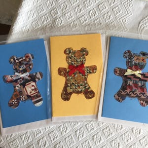 Tarjetas vintage con 3 notas y diseños de colcha cosidos, con lazos de cinta auténticos. Envía saludos personales a un amigo/a del quilting o a un/a amante de los osos.