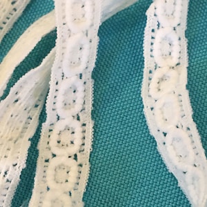 Vintage 3/8&quot; Flat Oval Design Stretch Lace Trim. Sold by the Yard. Edging Trim with Oval Circular Designs.