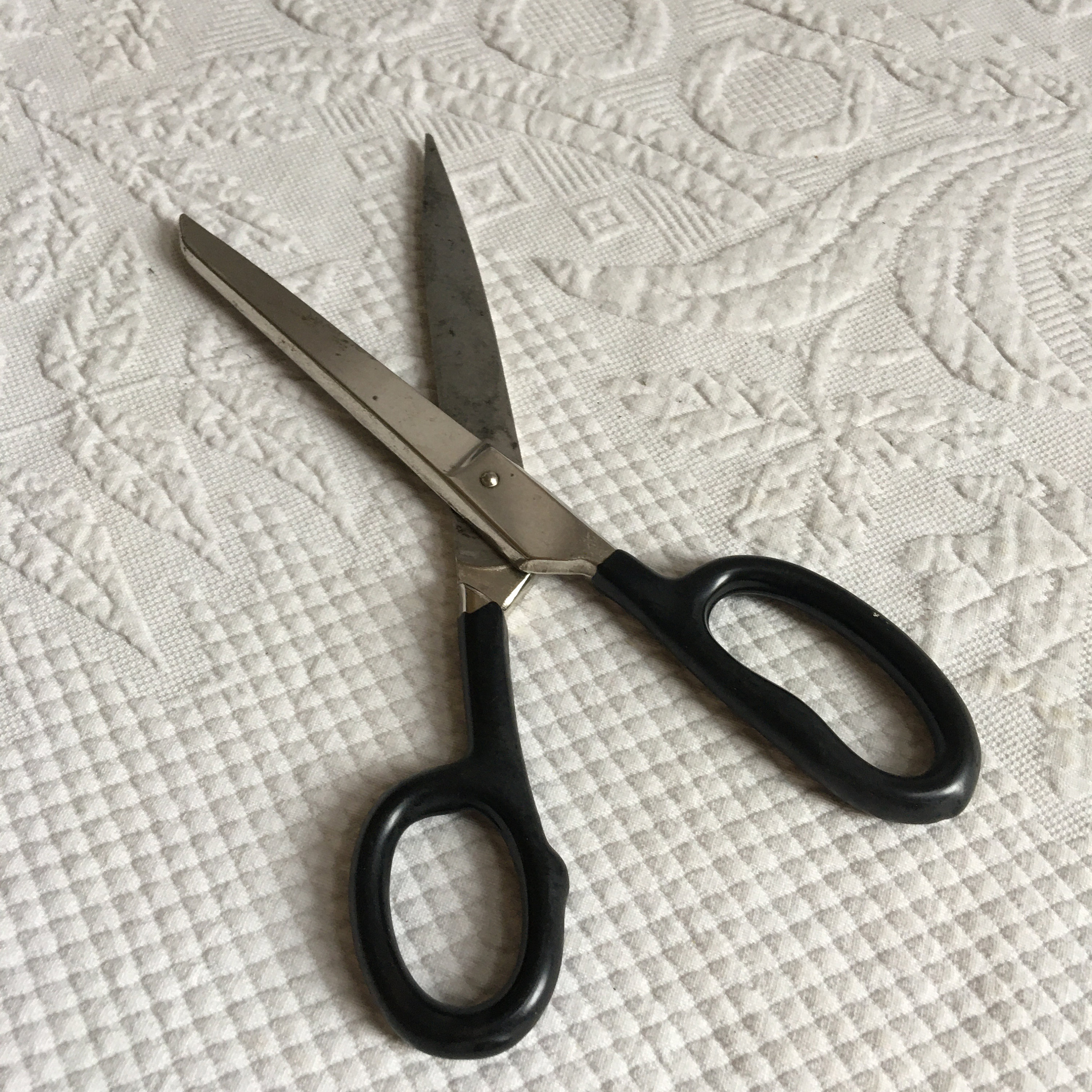 Vintage Heritage USA Scissors. Stainless Steel Cutting Edge With Rubberized  Handles for Comfort. Choose Your Size. 