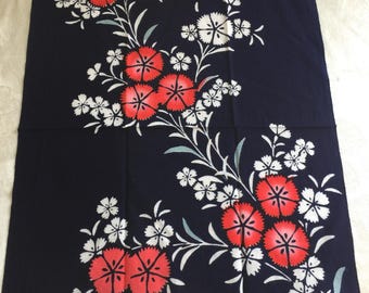 Morceau de tissu yukata japonais vintage 10 x 15 1/4 pour courtepointe ou faire un dessus de coussin. Beau tissu. Mêmes colorations des deux côtés.