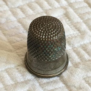 Vintage Brass Sewing Thimble Finger Protection. Gold Thimble Size 10. Etched Diagonal Lines Bordering the Opening.