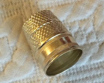 Vintage Silver Thimble - Size 7 Sewing Collectible.