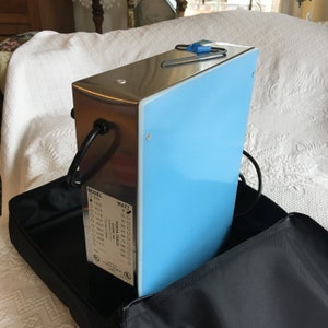 vintage Gagne, Inc. Porta Trace Light Box. Prise portative dans la boîte lumineuse de traçage. Étui zippé noir à transporter et à ranger. Surface de 10 X 12. image 3