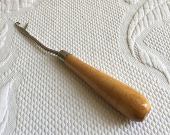 Vintage Hooked Rug Hook for Securing Yarns in a Hooked Rug. Wooden Handle and Metal Hook With Swing Protector for Pulling Through.