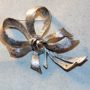 Silver Ribbon Brooch Lapel Pin Vintage 1960s Costume Jewelry Bow Mothers Gift