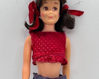 Poupée brune Skooter vintage 1963, jambes flexibles, avec tenue de scooter originale, mod, amie du skipper, Barbie vintage,