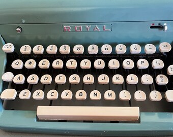 Vintage 1957 Royal Quiet De Luxe Typewriter, Blue Turquoise, Original Tweed Hard Case, Working Condition, Cute Retro Color, Display Or Use