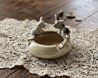Posacenere vintage in ceramica a forma di cane Scottie.