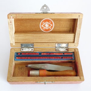 Antique wax seal stamp, Old Japanese set stamp-seal with replacebale elements, tweezer for replacing in wooden case-holder #S8304
