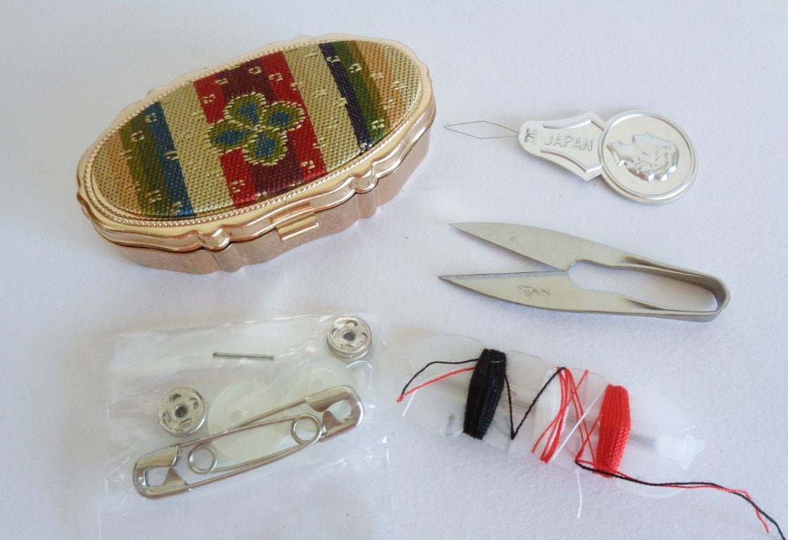 Professional Japanese Scissors (Nigiri-basami) - Nuido - The Way of Japanese  Embroidery Site
