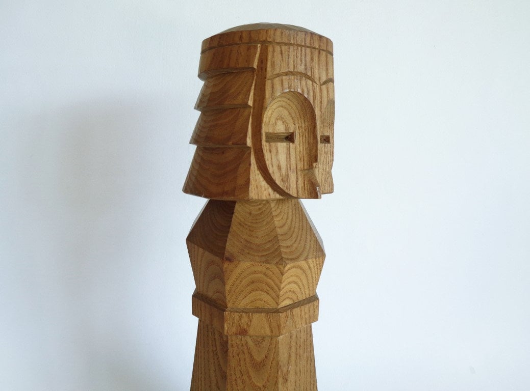 網走木彫りの大きなニポポこけし人形。網走刑務所で作られた堅い木から