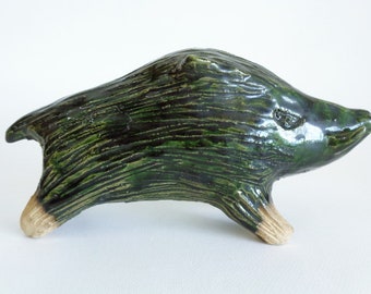 イノシシの置物 日本の織部による芸術的な陶器彫刻、署名入り、友箱