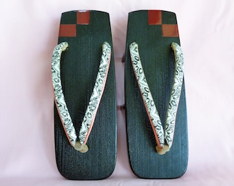S0140#  Women's Geta Sandals size 22.5 cm, Japanese  Geta wooden kimono clogs , Urushi lacquered wood Hand made Kimono shoes