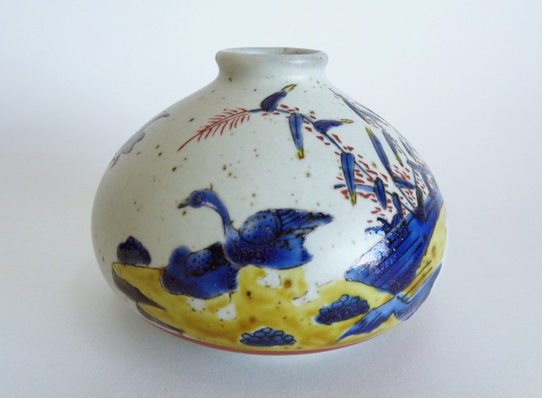 S5991 Kutani Small Vase birds Pattern,old Japanese Kutaniyaki Artistic
