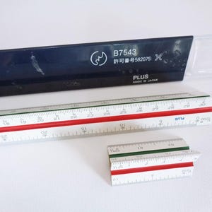 Triangulär linjalsats 30 cm+5 cm japansk PLUS corp. Architect tool B-7543, låda #8509