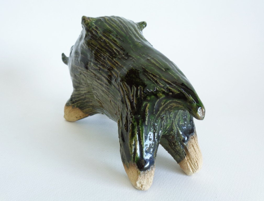 猪の置物飾り、日本の手作り織部銘入り陶器猪彫刻、友箱木箱入り