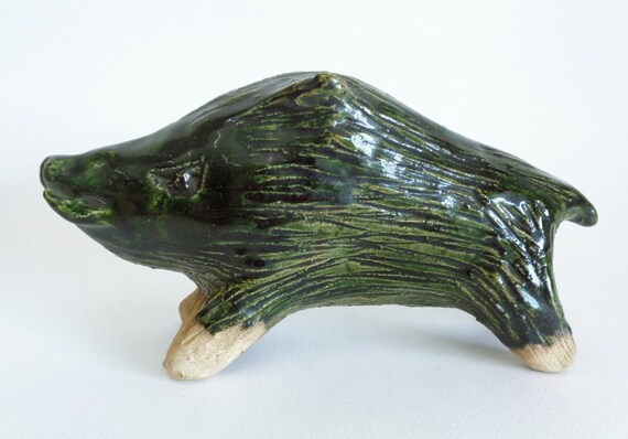 猪の置物飾り、日本の手作り織部銘入り陶器猪彫刻、友箱木箱入り