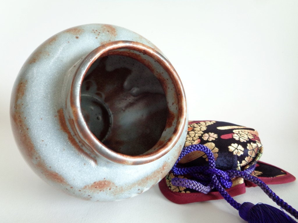 人気メーカー・ブランド 茶入れ 茶壺 ヴィンテージ 陶器 サイン入り 芸術的 志野 日本製 工芸品