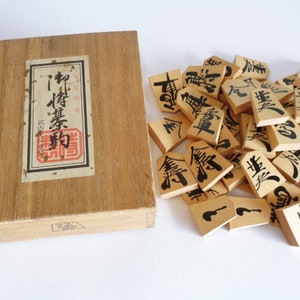 Shogi pieces craftsman Fugetsu made Luxury Shogi pieces *with