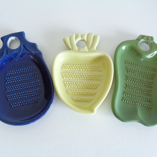 S5830# Ginger Garlic graters Group of 3 pcs.Traditional Japanese kitchen Accessories,Japan High-quality Ceramic ,Vintage Unused,Original box