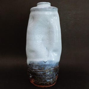 Flattened Bottle-Vase Japanese Hagi ware Artistic pottery Handmade Marked-Signed by famous Artist #S7086