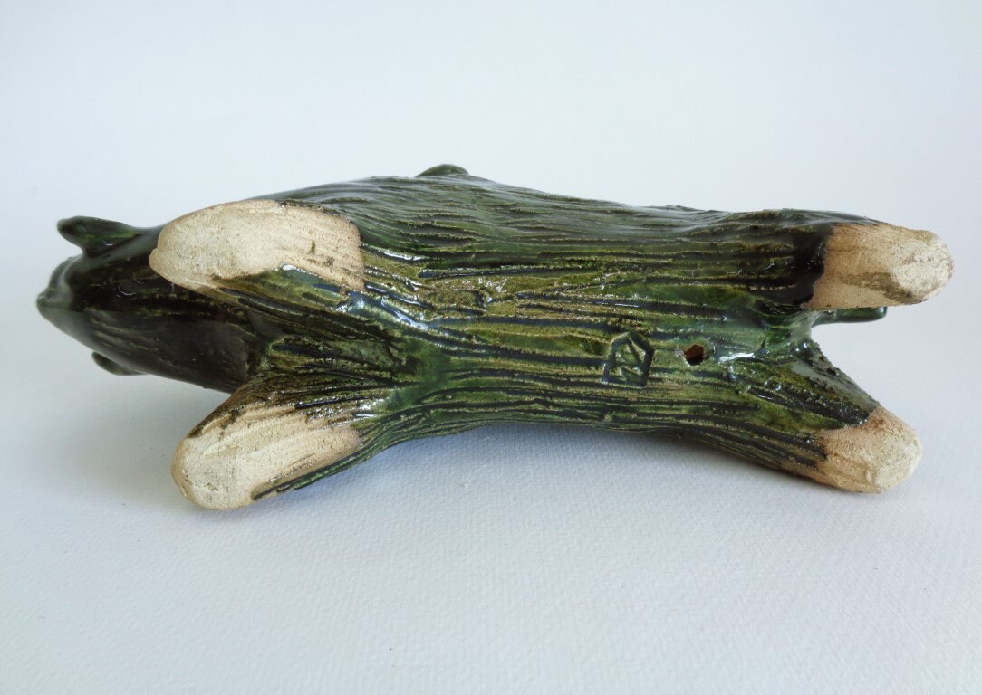 猪の置物飾り、日本の手作り織部銘入り陶器猪彫刻、友箱木箱入り