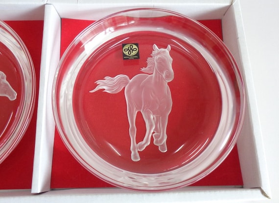 日本製ホヤクリスタルワインコースター「馬」アート彫刻シリーズ、2個