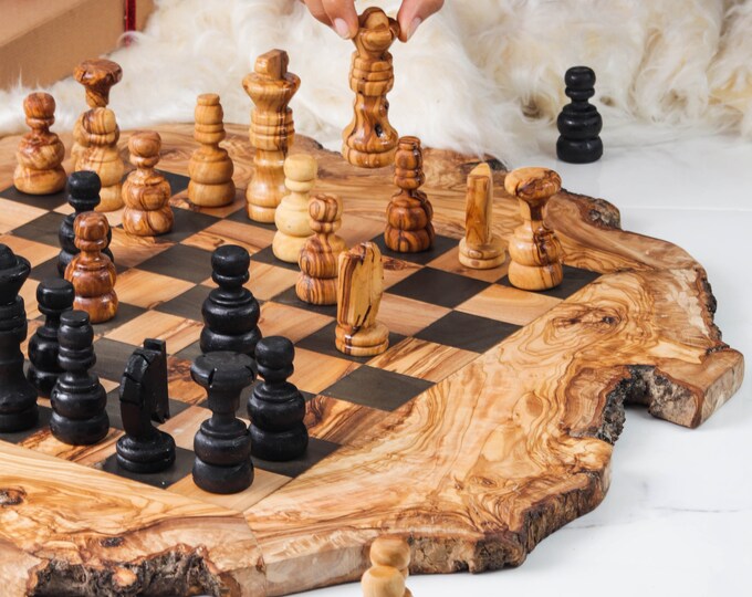 Hand-crafted olive wood from Tunisia von ArtisRaw auf Etsy