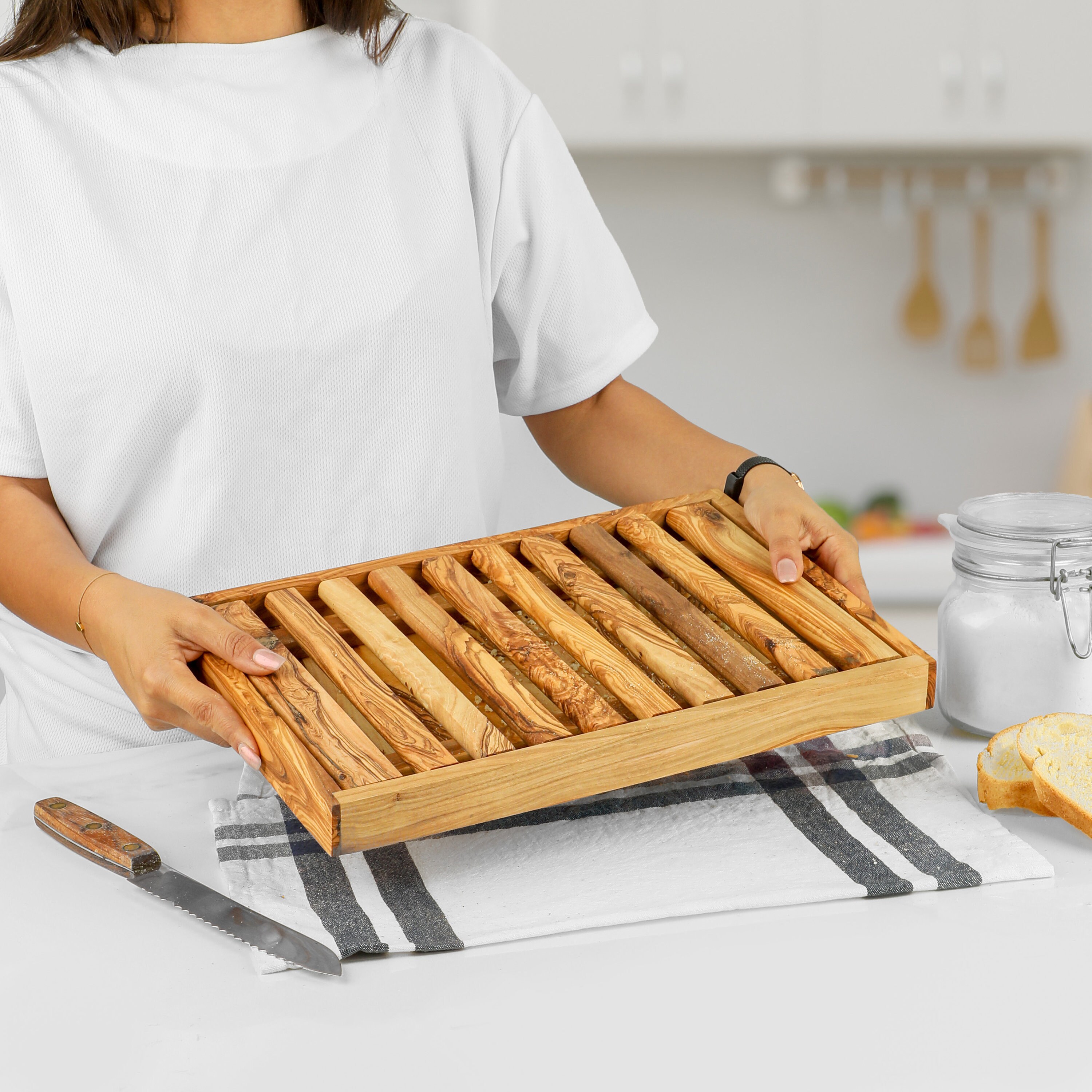 Cheap Price Bamboo Bread Cutting Board with Crumb Tray Bamboo Bread Slicer  Crumb Catcher/Tray Bread Board Bread Guide Slicer - China Bamboo Bread  Slicer and Foldable Bamboo Bread Slicer price
