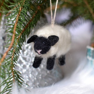 Needle felted sheep ornament Christmas decor. Sheep toy. Needle felted Animal. Wooland animals. Ready to ship.
