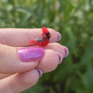 Micro size red cardinal bird. Red cardinal doll house. Handmade birds. Wool animals. Cardinal gift.