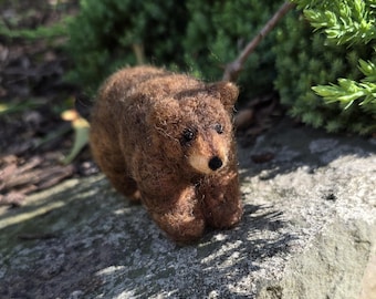 Grizzly bear. Needle felted brown bear. Handmade bear gift. Christmas ornament bear. Wool animals felted miniatures.